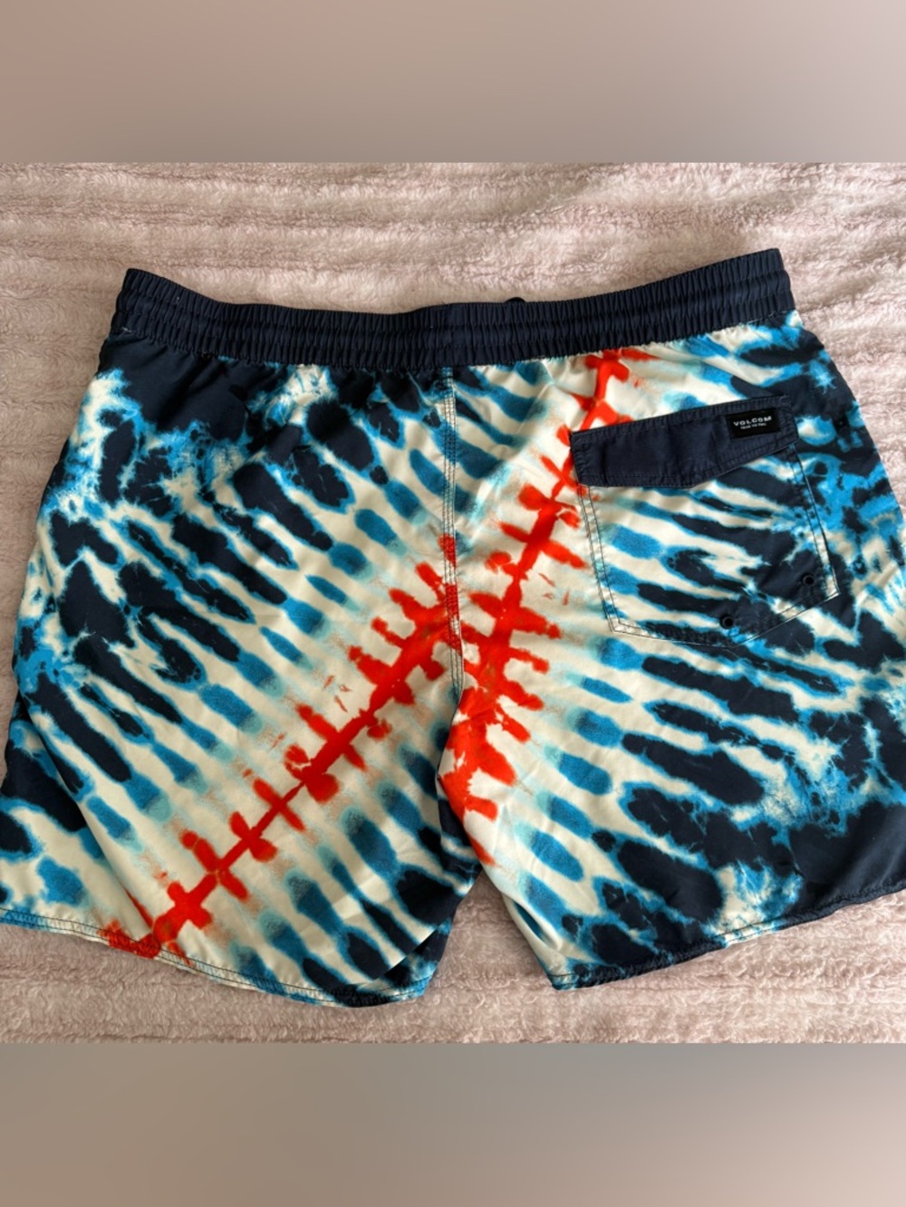 Volcom Tie-Dye Men’s XXL shorts